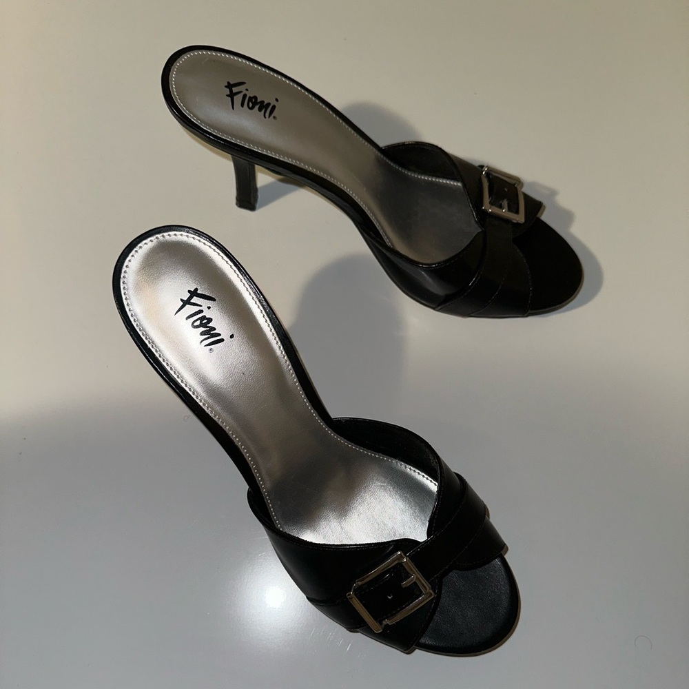 *DEAL* ~ Sleek Y2K Heeled Black Mules with Buckle - Fioni